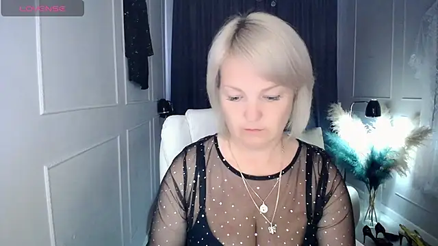 Snapshot of Juarnea chatting on 06-03-26, 10:18 Juarnea online show from 06-03-26, 10:18