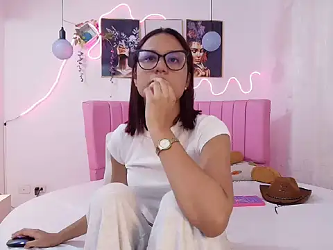 Azul horney online show from 04-23-26, 11:07