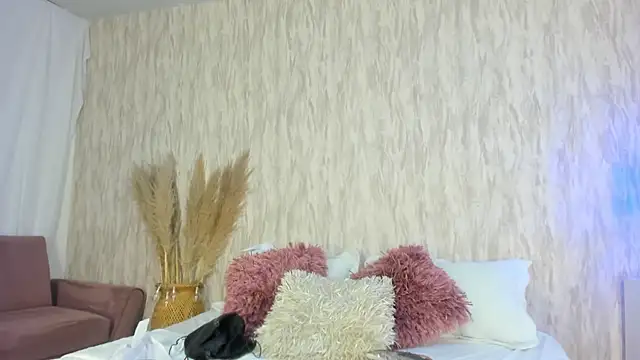 Snapshot of emily_parkerr chatting on 12-03-24, 09:23 emily parkerr online show from 12-03-24, 09:23