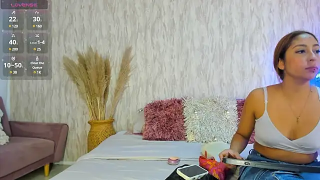 Snapshot of emily_parkerr chatting on 01-07-25, 09:25 emily parkerr online show from 01-07-25, 09:25