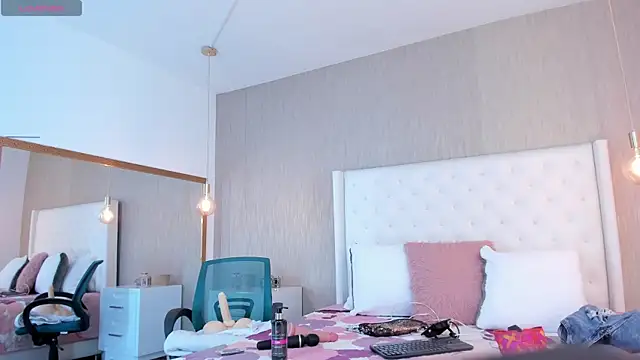 emily parkerr online show from 04-15-26, 07:58