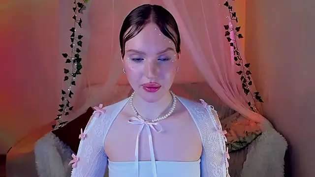 Snapshot of MishkaMe chatting on 03-06-25, 05:54 MishkaMe online show from 03-06-25, 05:54