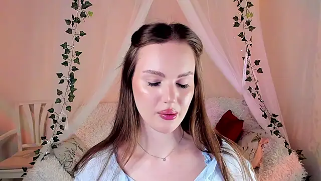 Snapshot of MishkaMe chatting on 11-09-25, 02:04 MishkaMe online show from 11-09-25, 02:04