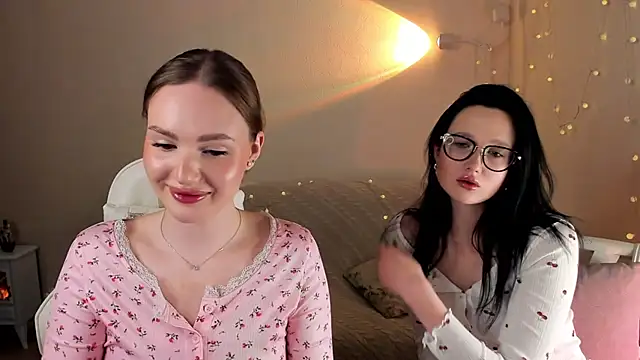 Snapshot of MishkaMe chatting on 11-24-25, 01:44 MishkaMe online show from 11-24-25, 01:44