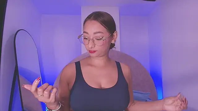 vale ross  online show from 04-16-26, 03:07