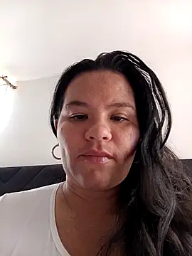 Snapshot of Julieta-tits chatting on 05-01-26, 04:44 Julieta-tits online show from 05-01-26, 04:44