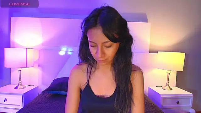 Snapshot of Tamaraakins chatting on 09-22-25, 12:18 Tamaraakins online show from 09-22-25, 12:18
