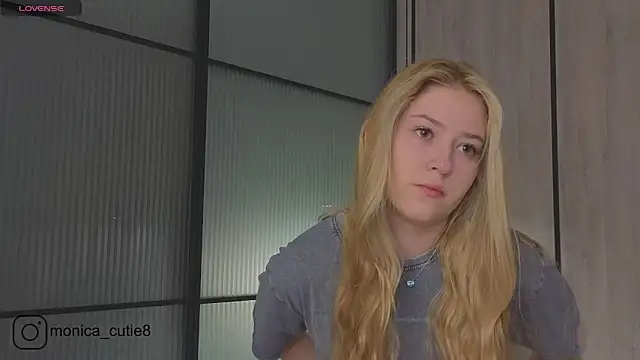 Snapshot of Monikacutie chatting on 03-12-25, 04:19 Monikacutie online show from 03-12-25, 04:19