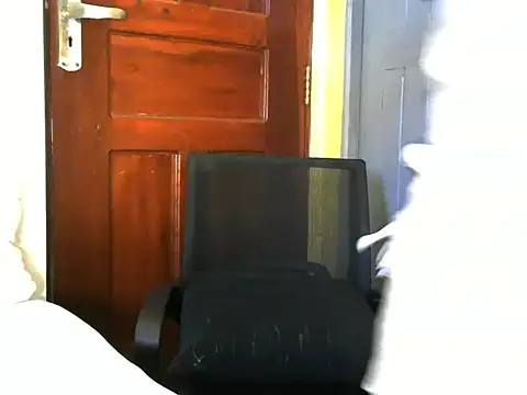 Sexy burberry online show from 10-19-25, 09:21