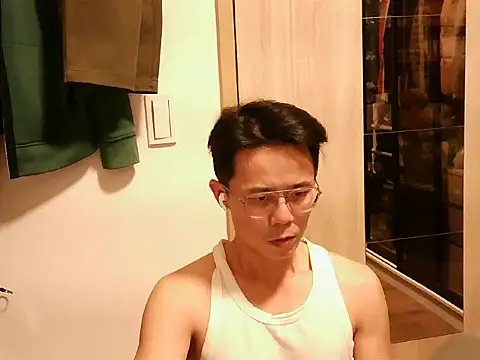 Snapshot of ker1ker chatting on 02-08-25, 04:04 ker1ker online show from 02-08-25, 04:04