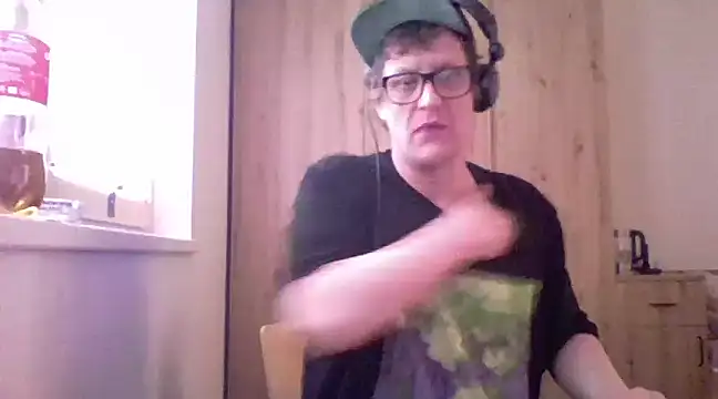 Bigthroaterboy online show from 01-31-25, 08:32