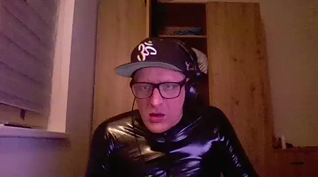 Bigthroaterboy online show from 02-11-25, 08:10