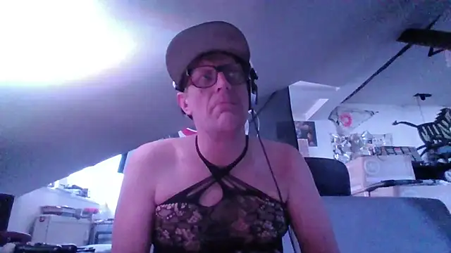 Bigthroaterboy online show from 10-29-25, 09:22