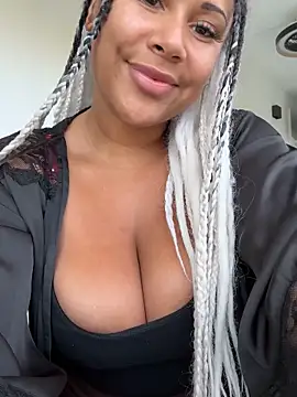 HaileyDiana online show from 10-10-25, 03:00