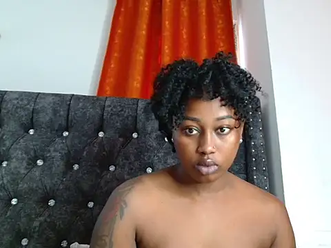 Miss hot candy online show from 04-15-26, 04:30