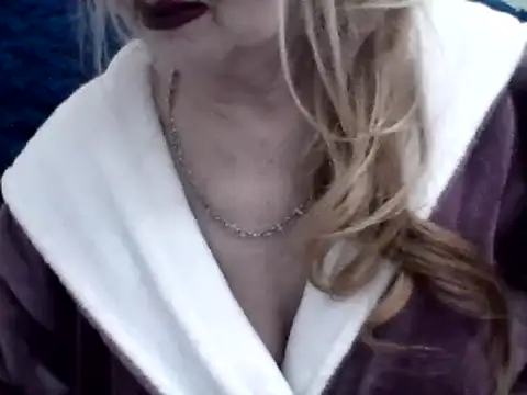 CarlyTreat online show from 01-10-25, 04:09