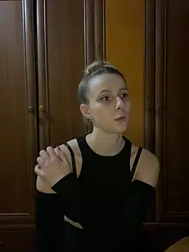 Snapshot of Ameli_Li chatting on 12-01-24, 09:59 Ameli Li online show from 12-01-24, 09:59