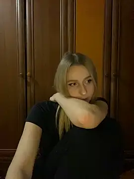 Snapshot of Ameli_Li chatting on 12-07-24, 02:42 Ameli Li online show from 12-07-24, 02:42