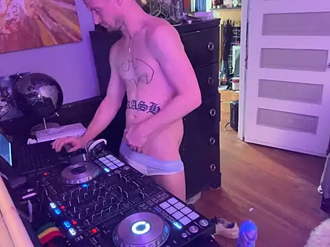 trash4cash online show from 11-24-25, 06:07