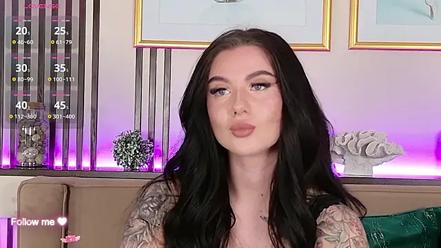 CarolinePrescott online show from 03-22-26, 08:34