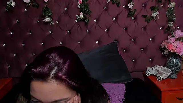 Snapshot of MaddyHudson chatting on 01-11-25, 08:54 MaddyHudson online show from 01-11-25, 08:54