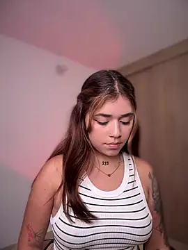 JoselinFlower  online show from 12-22-24, 02:06