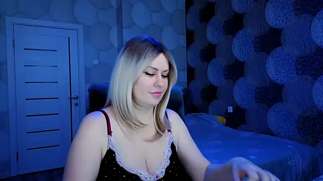 Snapshot of natusik chatting on 12-22-24, 03:44 natusik online show from 12-22-24, 03:44