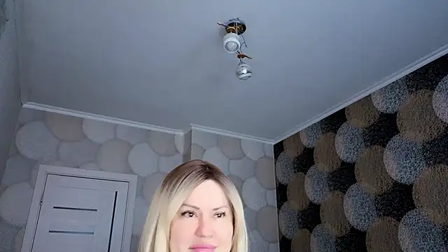 Snapshot of natusik chatting on 01-15-25, 05:19 natusik online show from 01-15-25, 05:19