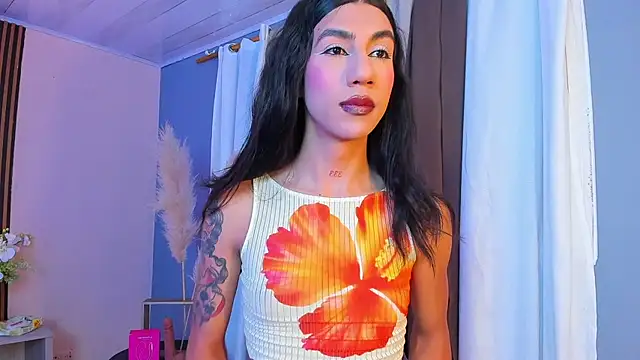 sofiaa grey  online show from 10-13-25, 12:49