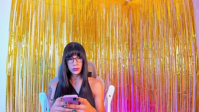 Snapshot of sofiaa_grey_ chatting on 07-24-26, 02:37 sofiaa grey online show from 07-24-26, 02:37