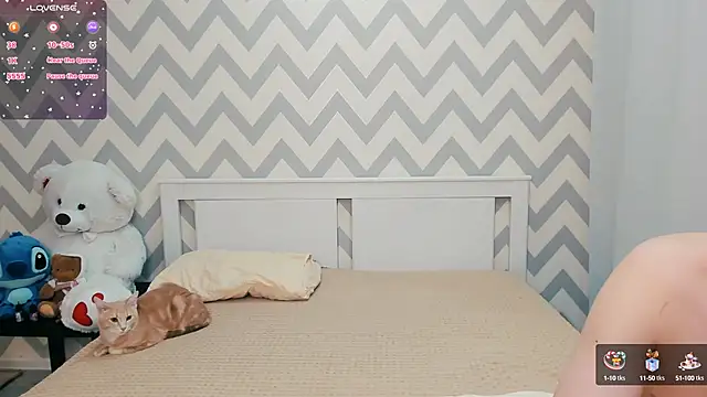 Snapshot of shaameless chatting on 12-18-24, 10:35 shaameless online show from 12-18-24, 10:35