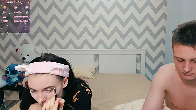 Snapshot of shaameless chatting on 12-23-24, 12:52 shaameless online show from 12-23-24, 12:52