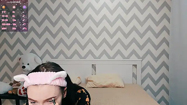 Snapshot of shaameless chatting on 01-05-25, 01:15 shaameless online show from 01-05-25, 01:15