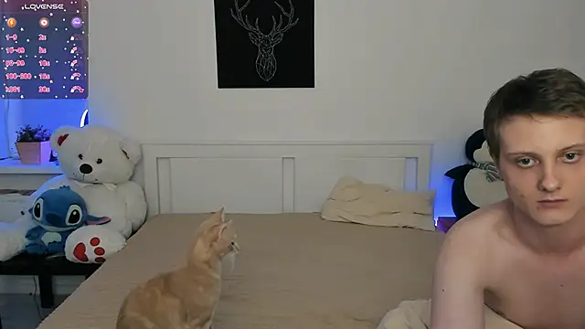 Snapshot of shaameless chatting on 02-14-25, 05:46 shaameless online show from 02-14-25, 05:46