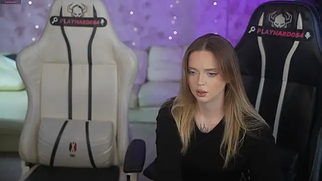 Snapshot of Cassy-Celestial_ chatting on 08-06-26, 07:32 Cassy-Celestial online show from 08-06-26, 07:32