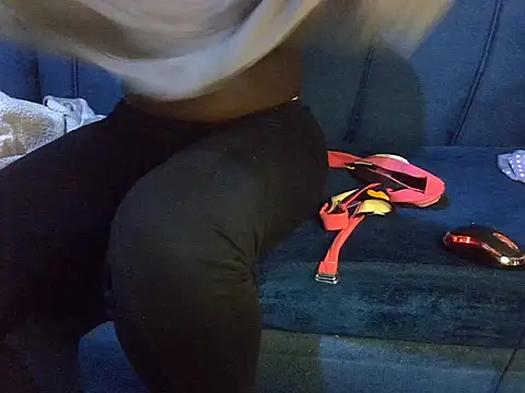 pretty alma20 online show from 04-21-26, 01:42