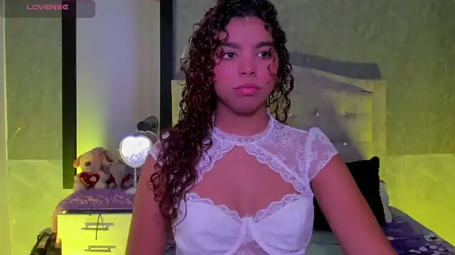 Snapshot of aurora_rodriguez chatting on 03-22-25, 12:49 aurora rodriguez online show from 03-22-25, 12:49