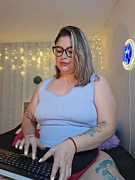 Juliietha servas online show from 05-08-26, 12:49