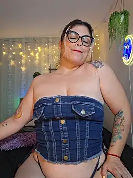 Juliietha servas online show from 06-11-26, 12:32