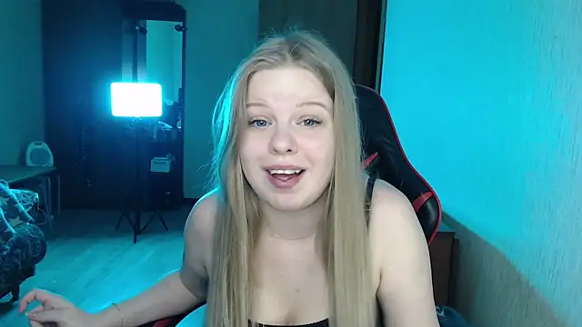 Snapshot of Angelic_Lika chatting on 01-24-25, 06:04 Angelic Lika online show from 01-24-25, 06:04