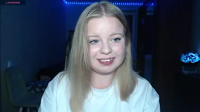 Snapshot of Angelic_Lika chatting on 10-05-25, 06:06 Angelic Lika online show from 10-05-25, 06:06