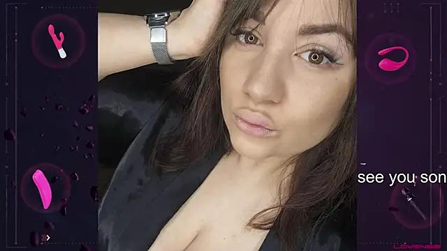 Snapshot of Tracy_Sergio209 chatting on 12-18-24, 10:51 Tracy Sergio209 online show from 12-18-24, 10:51