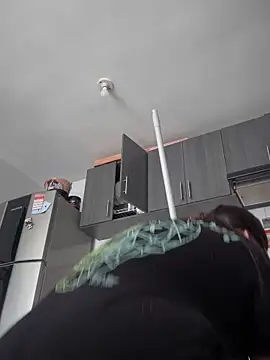 Snapshot of Sol_biglips chatting on 02-26-25, 05:39 Sol biglips online show from 02-26-25, 05:39