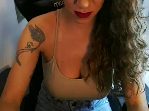 Snapshot of gauchinhaG chatting on 02-18-25, 06:15 gauchinhaG online show from 02-18-25, 06:15