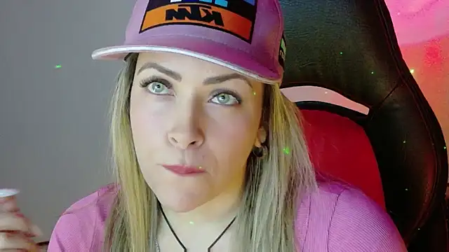 Natalia Montoya online show from 11-05-25, 10:21