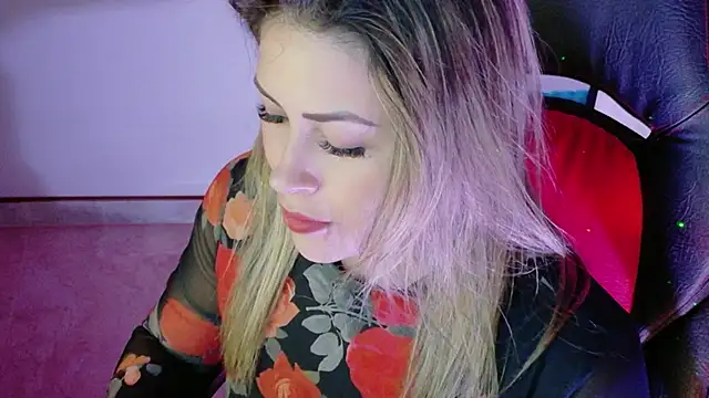 Natalia Montoya online show from 11-09-25, 02:10