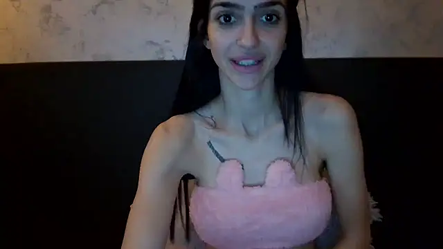 Snapshot of exotic_brunettee chatting on 12-27-24, 01:28 exotic brunettee online show from 12-27-24, 01:28