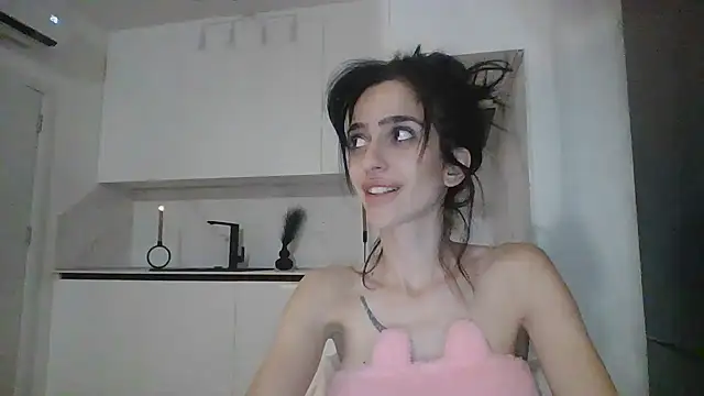 Snapshot of exotic_brunettee chatting on 01-08-25, 03:28 exotic brunettee online show from 01-08-25, 03:28