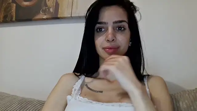 Snapshot of exotic_brunettee chatting on 02-16-25, 02:10 exotic brunettee online show from 02-16-25, 02:10