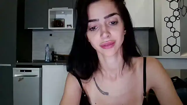 Snapshot of exotic_brunettee chatting on 10-07-25, 11:18 exotic brunettee online show from 10-07-25, 11:18